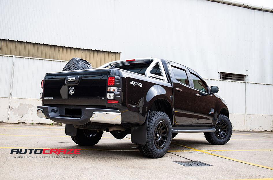 HOLDEN COLORADO VECTOR MATTE BLACK